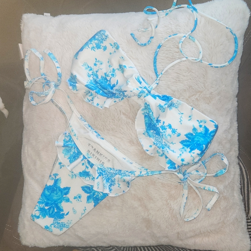 Frankies bikinis floral set